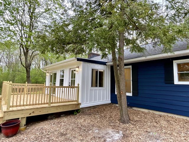 2737 Meadowvale Drive, Grand Rapids, MI 49506