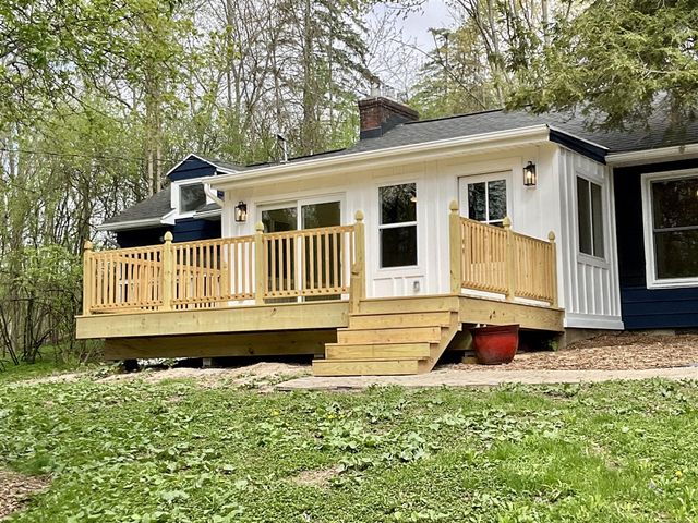 2737 Meadowvale Drive, Grand Rapids, MI 49506