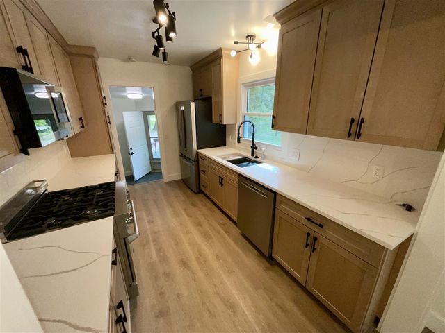 2737 Meadowvale Drive, Grand Rapids, MI 49506