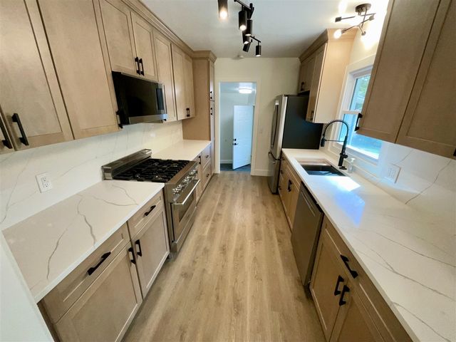 2737 Meadowvale Drive, Grand Rapids, MI 49506