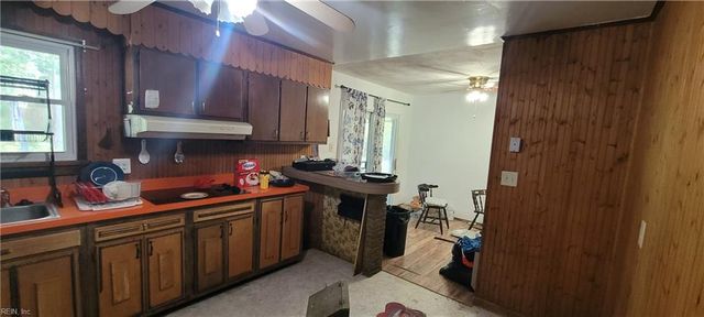 902 Laurel AVE, Chesapeake, VA 23325