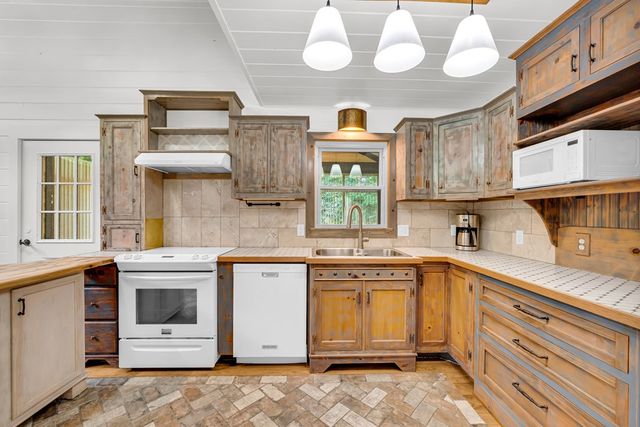 148 Stegall Mill Ridge, Ellijay, GA 30536