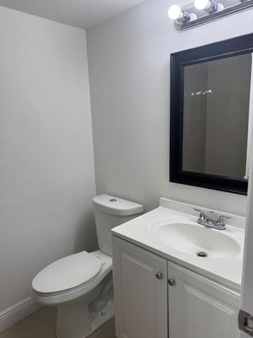 4702 Waterview Circle, Palm Springs, FL 33461