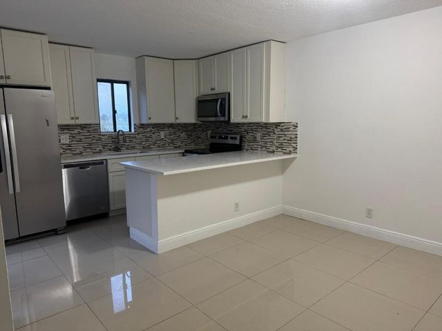 4702 Waterview Circle, Palm Springs, FL 33461