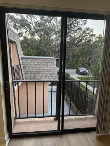 4702 Waterview Circle, Palm Springs, FL 33461