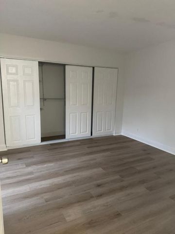 4702 Waterview Circle, Palm Springs, FL 33461