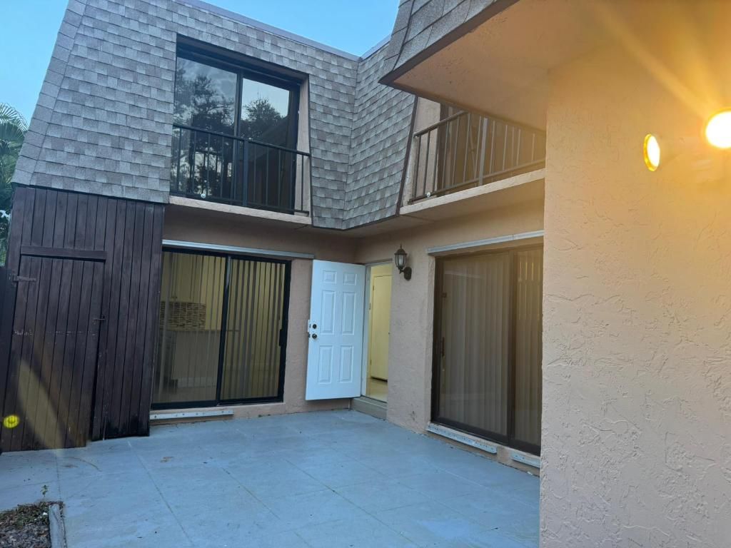 4702 Waterview Circle, Palm Springs, FL 33461