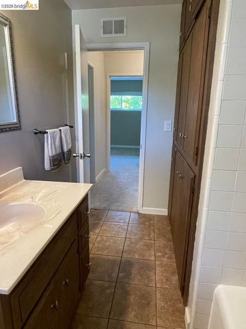 902 Tanager CT, Sunnyvale, CA 94087