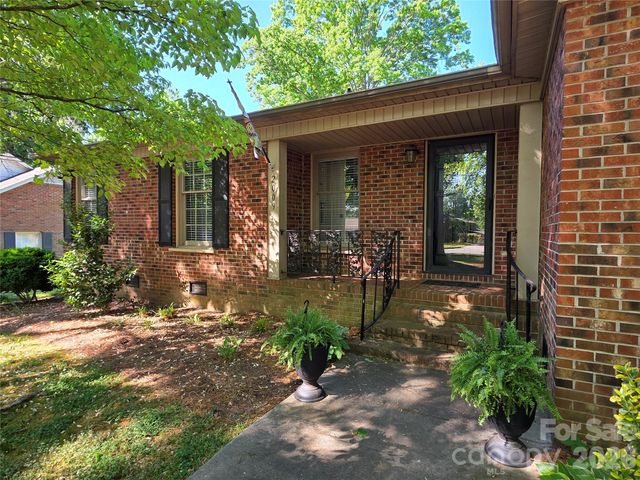 2009 Saratoga Drive, Gastonia, NC 28056