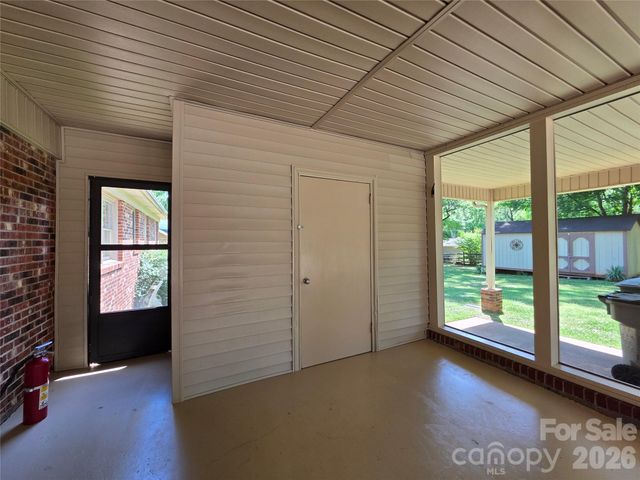 2009 Saratoga Drive, Gastonia, NC 28056