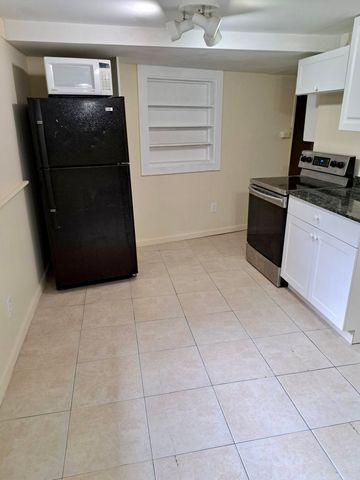 1521 N 59th Terrace B, Hollywood, FL 33021