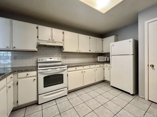 7619 Alverstone Way, San Antonio, TX 78250