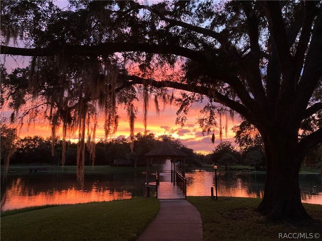 1835 N Litchfield Point, Crystal River, FL 34429