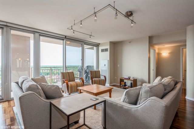 807 Davis Street 1501, Evanston, IL 60201