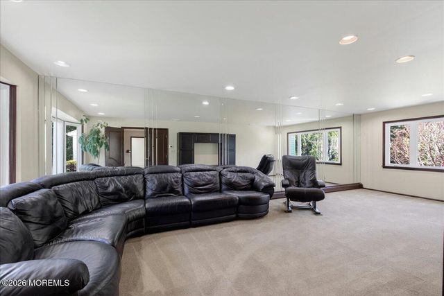 17 Bingham Drive, Marlboro, NJ 07746