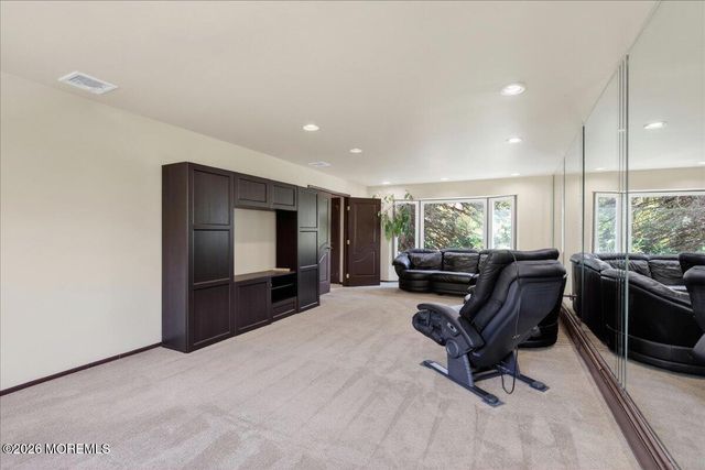 17 Bingham Drive, Marlboro, NJ 07746