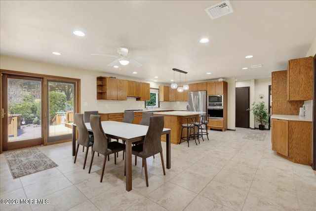 17 Bingham Drive, Marlboro, NJ 07746