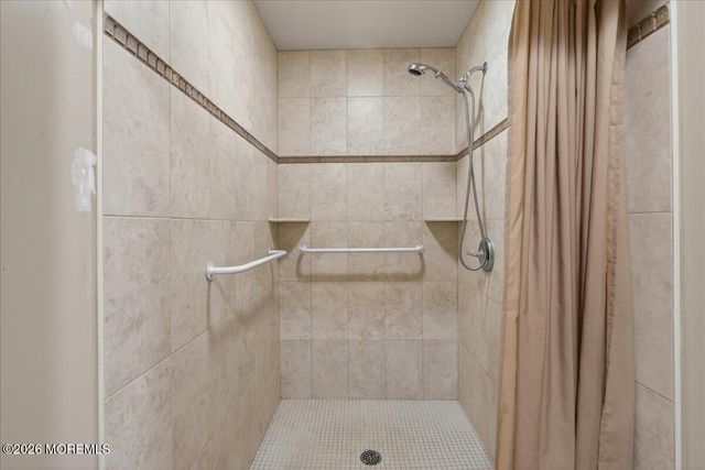 17 Bingham Drive, Marlboro, NJ 07746