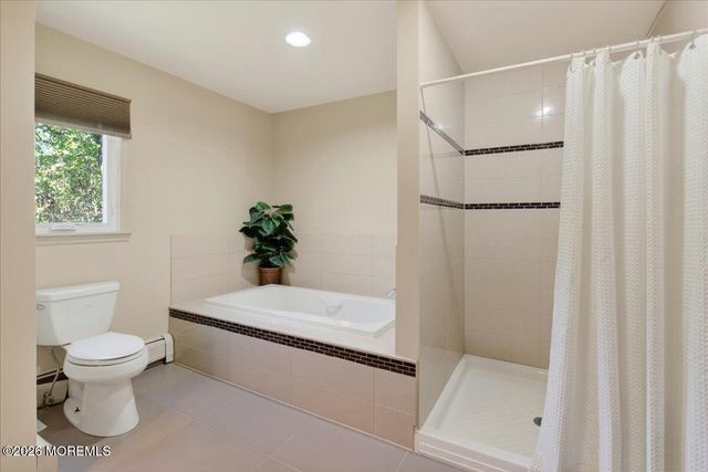 17 Bingham Drive, Marlboro, NJ 07746