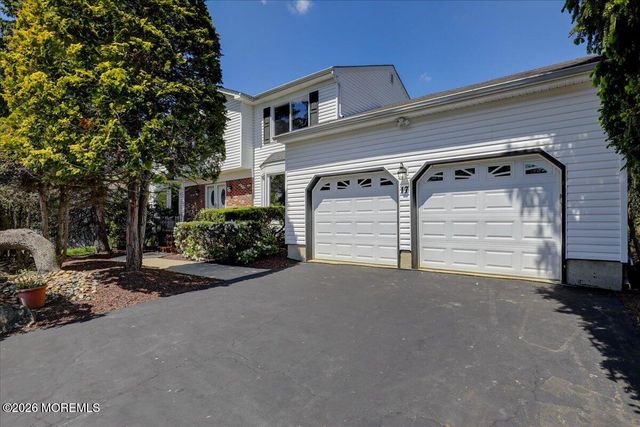 17 Bingham Drive, Marlboro, NJ 07746