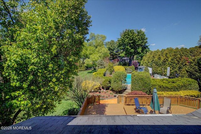 17 Bingham Drive, Marlboro, NJ 07746