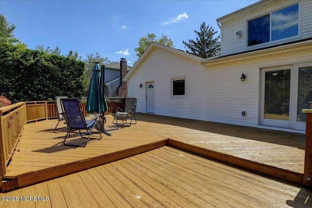 17 Bingham Drive, Marlboro, NJ 07746