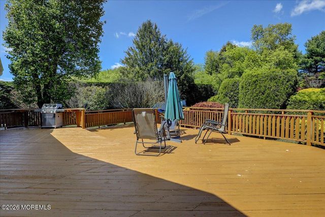 17 Bingham Drive, Marlboro, NJ 07746