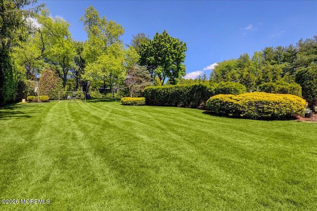 17 Bingham Drive, Marlboro, NJ 07746