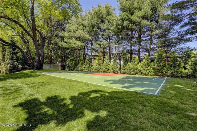 17 Bingham Drive, Marlboro, NJ 07746