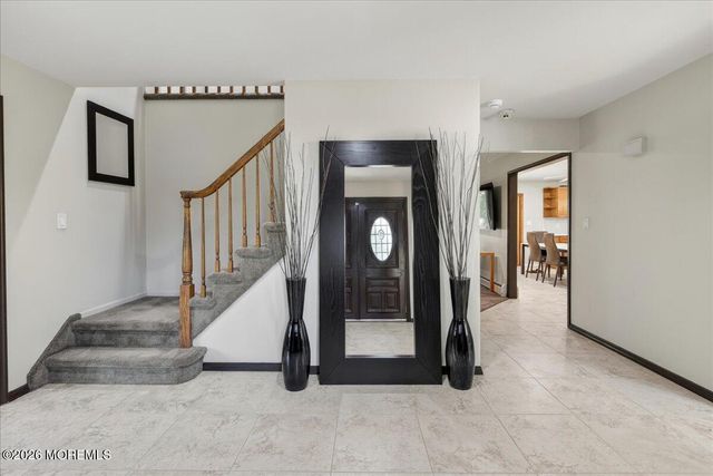 17 Bingham Drive, Marlboro, NJ 07746