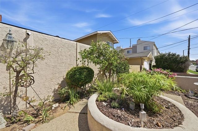 2221 W 239th Street, Torrance, CA 90501