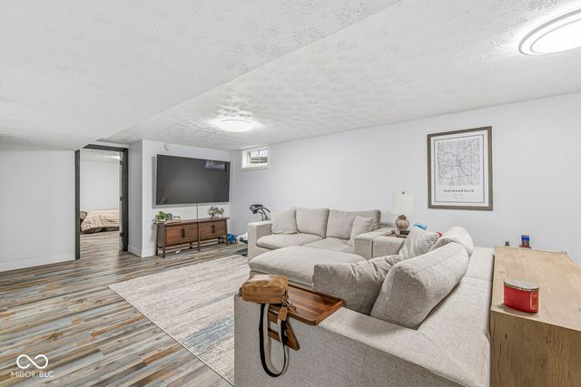 6008 Lockwood Lane, Indianapolis, IN 46217