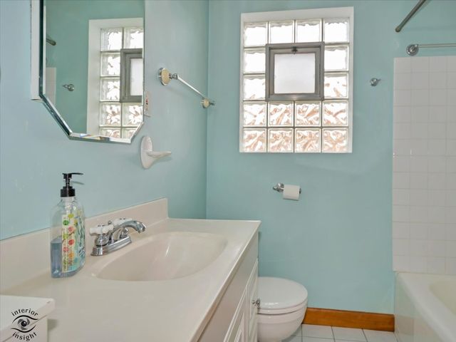 6207 S Austin Avenue, Chicago, IL 60638