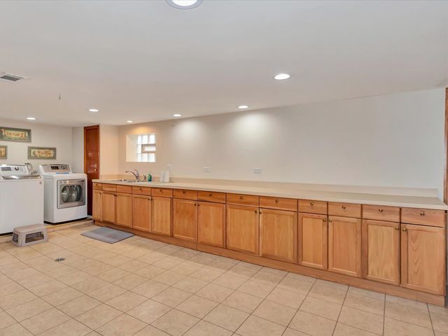 6207 S Austin Avenue, Chicago, IL 60638