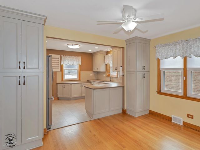 6207 S Austin Avenue, Chicago, IL 60638