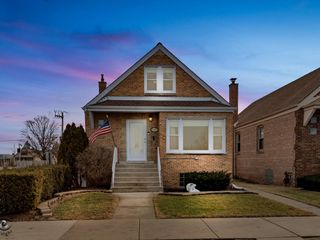 6207 S Austin Avenue, Chicago, IL 60638