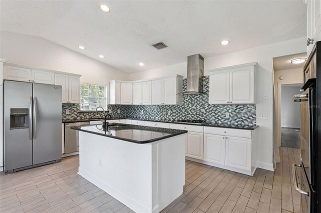 207 S SUMMERLIN AVENUE, Sanford, FL 32771