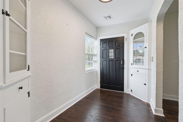 207 S SUMMERLIN AVENUE, Sanford, FL 32771