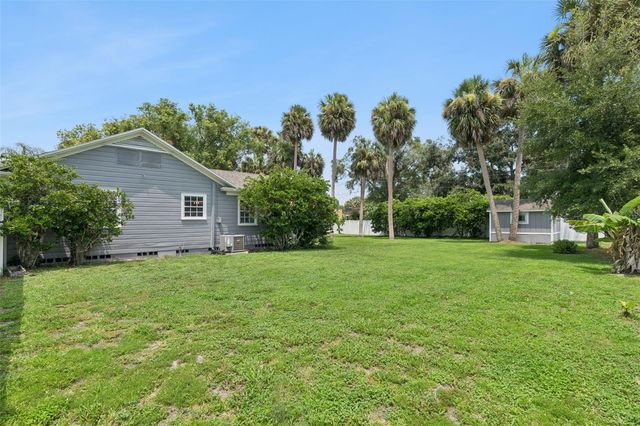 207 S SUMMERLIN AVENUE, Sanford, FL 32771