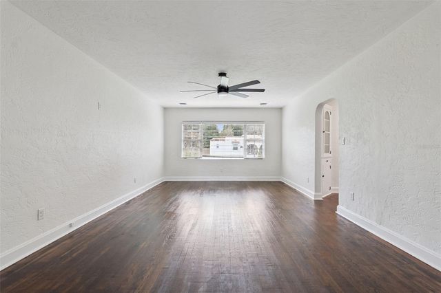 207 S SUMMERLIN AVENUE, Sanford, FL 32771