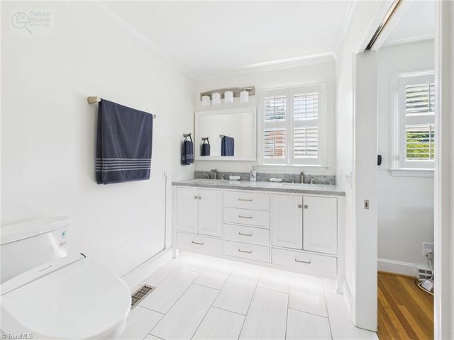 2554 Greenwich Road, Winston-salem, NC 27104