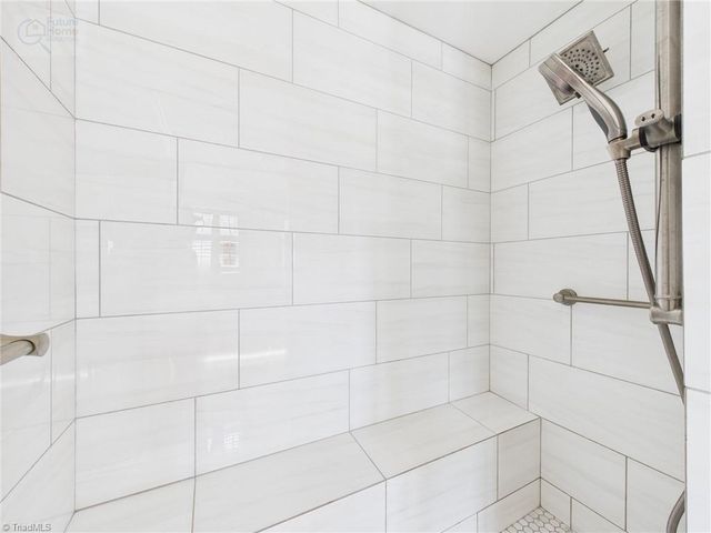2554 Greenwich Road, Winston-salem, NC 27104