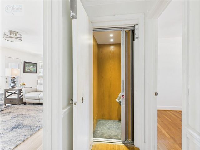 2554 Greenwich Road, Winston-salem, NC 27104