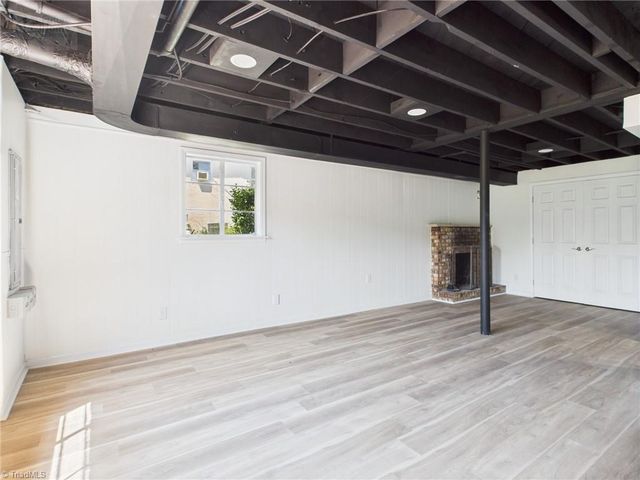 2554 Greenwich Road, Winston-salem, NC 27104