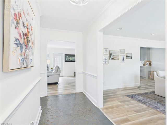 2554 Greenwich Road, Winston-salem, NC 27104
