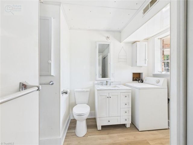 2554 Greenwich Road, Winston-salem, NC 27104