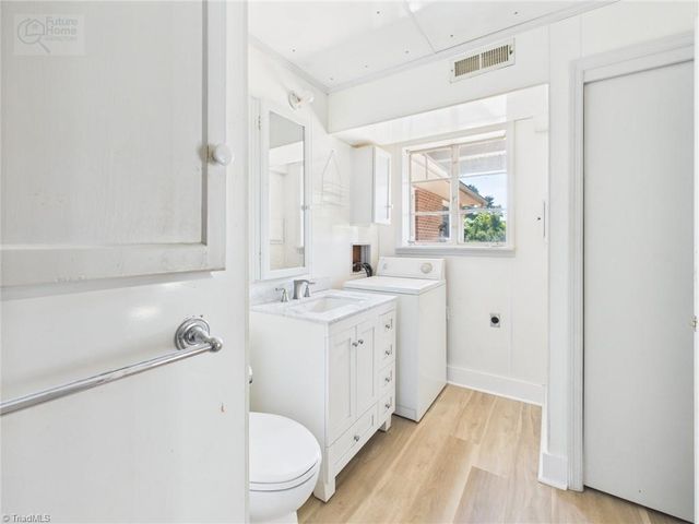 2554 Greenwich Road, Winston-salem, NC 27104