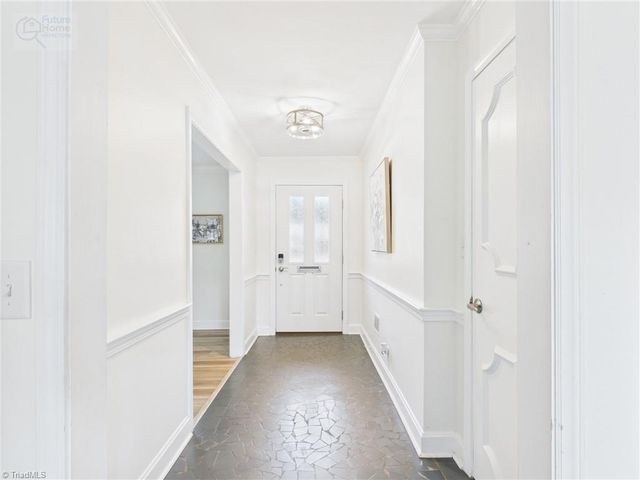 2554 Greenwich Road, Winston-salem, NC 27104