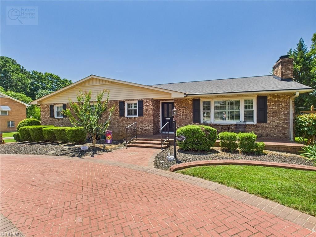 2554 Greenwich Road, Winston-salem, NC 27104