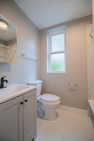 1414 W Pratt Boulevard 202, Chicago, IL 60626